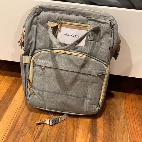 Diaper Bag with Changing Area, Brand New - Picture 1 of 4